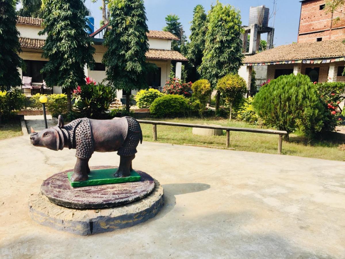Safari Wildlife Lodge And Camp Chitwan Zewnętrze zdjęcie